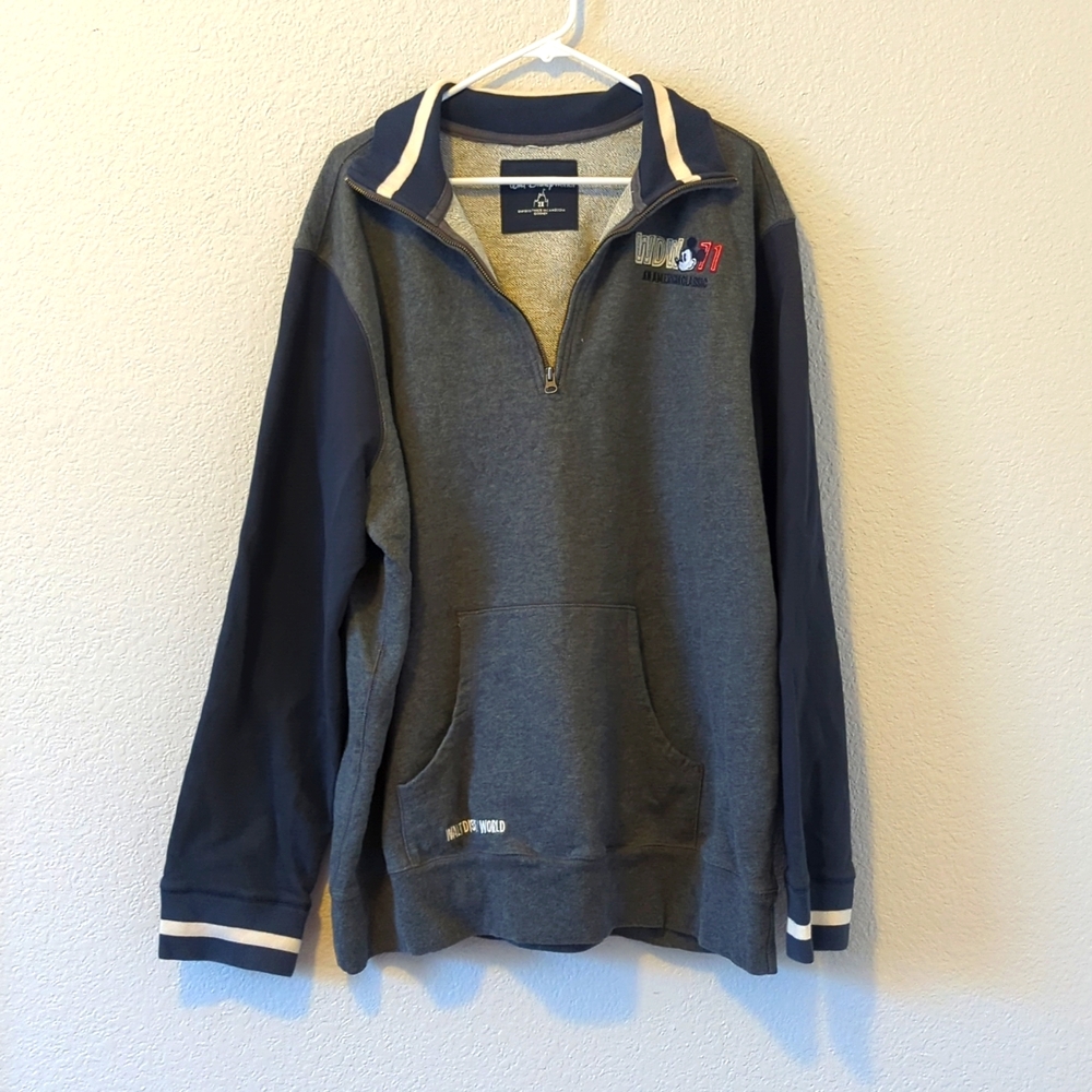 Disney hoodie 1/4 zip